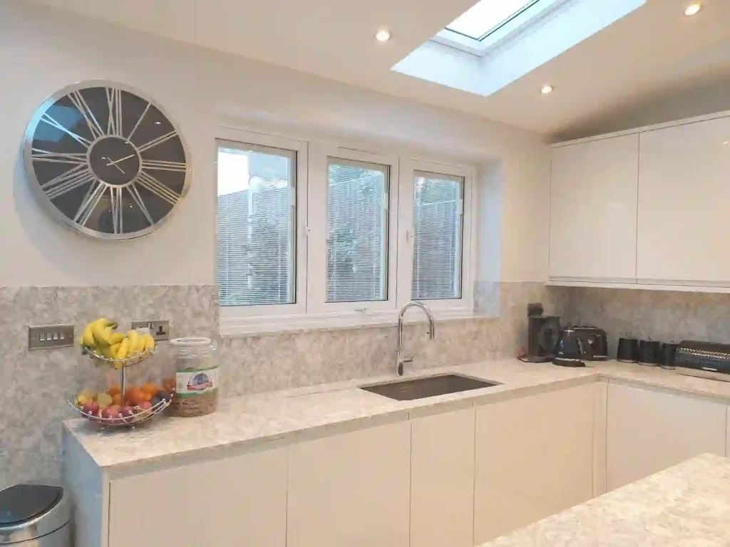 Integral blinds sealed between the panes of a double-glazed window