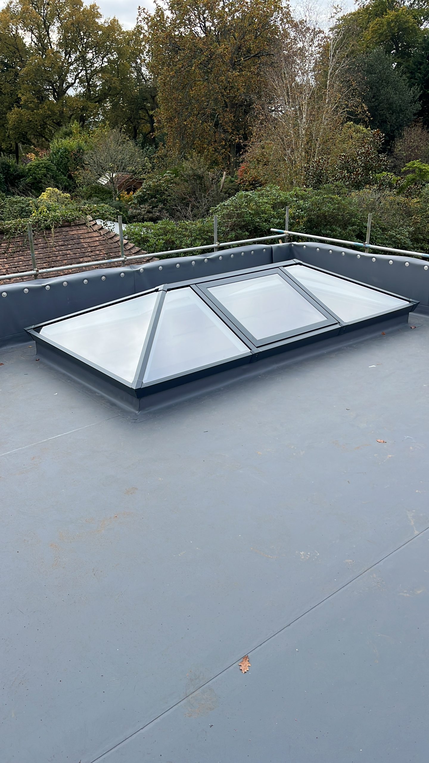 Aluminium roof lantern installation, flat-roof extension
